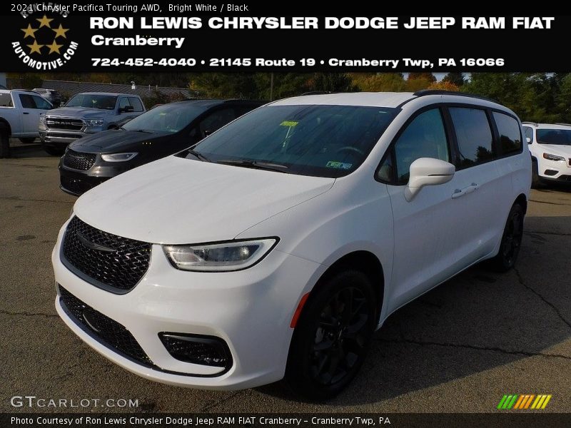 Bright White / Black 2021 Chrysler Pacifica Touring AWD