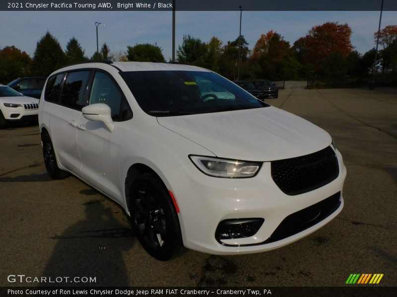 Bright White / Black 2021 Chrysler Pacifica Touring AWD