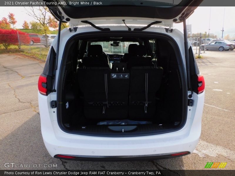 Bright White / Black 2021 Chrysler Pacifica Touring AWD