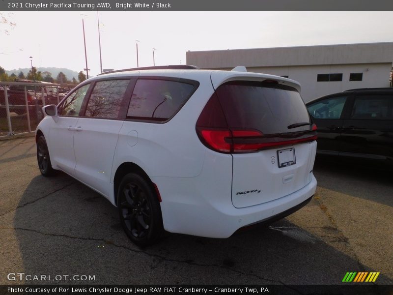 Bright White / Black 2021 Chrysler Pacifica Touring AWD