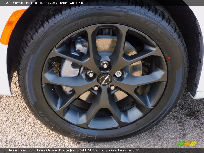 Bright White / Black 2021 Chrysler Pacifica Touring AWD