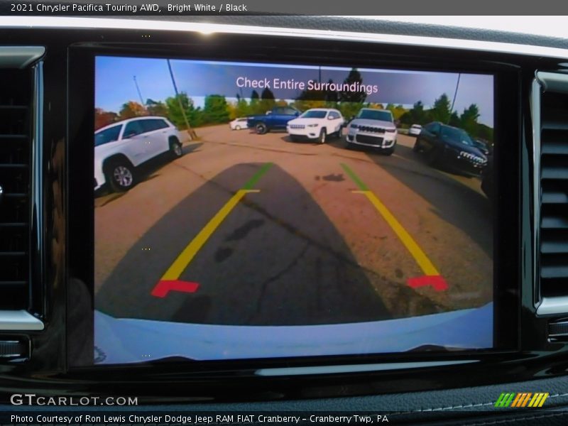 Bright White / Black 2021 Chrysler Pacifica Touring AWD