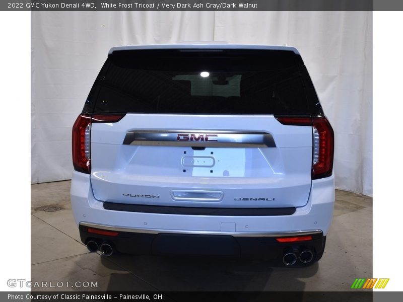 White Frost Tricoat / Very Dark Ash Gray/Dark Walnut 2022 GMC Yukon Denali 4WD