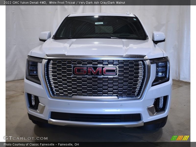 White Frost Tricoat / Very Dark Ash Gray/Dark Walnut 2022 GMC Yukon Denali 4WD