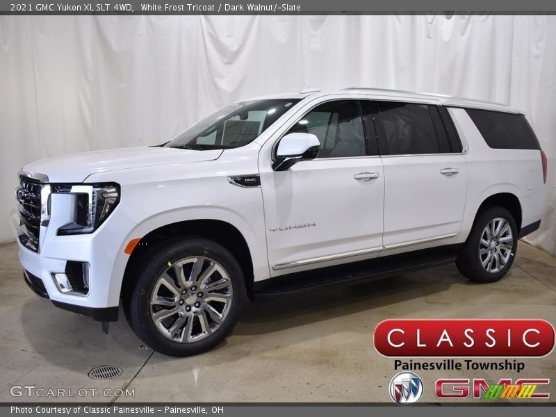 White Frost Tricoat / Dark Walnut/­Slate 2021 GMC Yukon XL SLT 4WD
