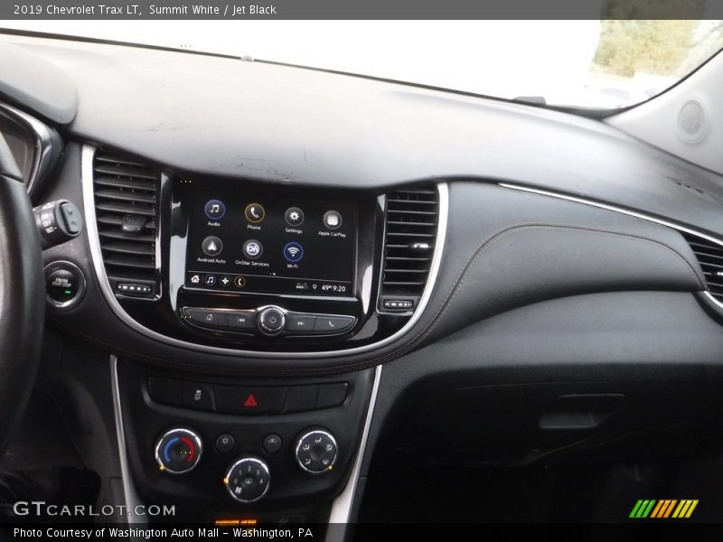 Summit White / Jet Black 2019 Chevrolet Trax LT