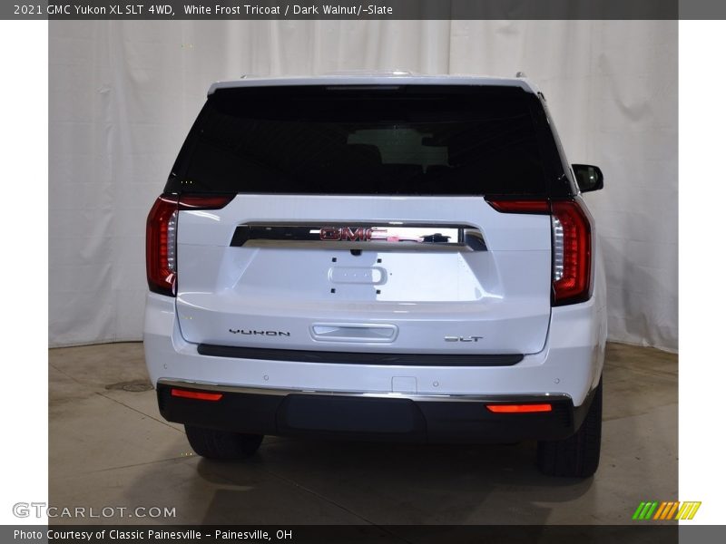 White Frost Tricoat / Dark Walnut/­Slate 2021 GMC Yukon XL SLT 4WD