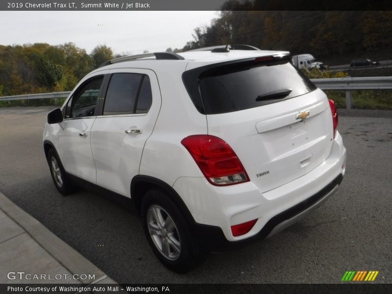 Summit White / Jet Black 2019 Chevrolet Trax LT