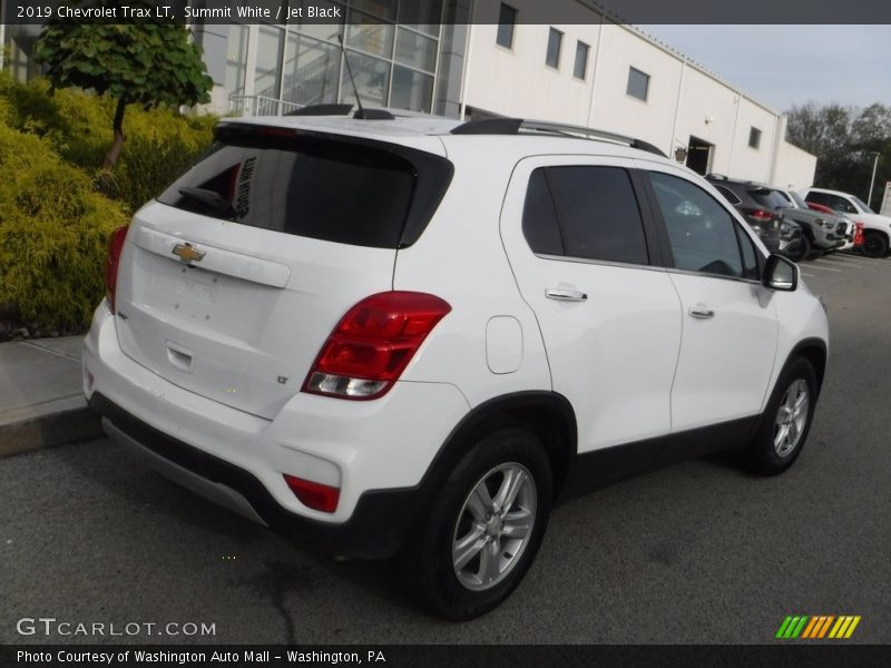 Summit White / Jet Black 2019 Chevrolet Trax LT