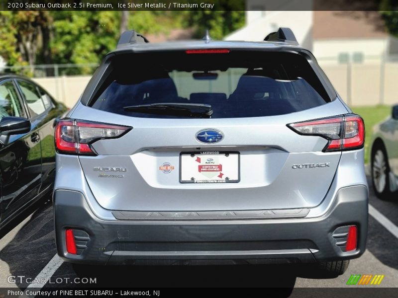 Ice Silver Metallic / Titanium Gray 2020 Subaru Outback 2.5i Premium