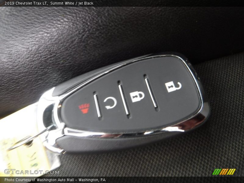 Summit White / Jet Black 2019 Chevrolet Trax LT