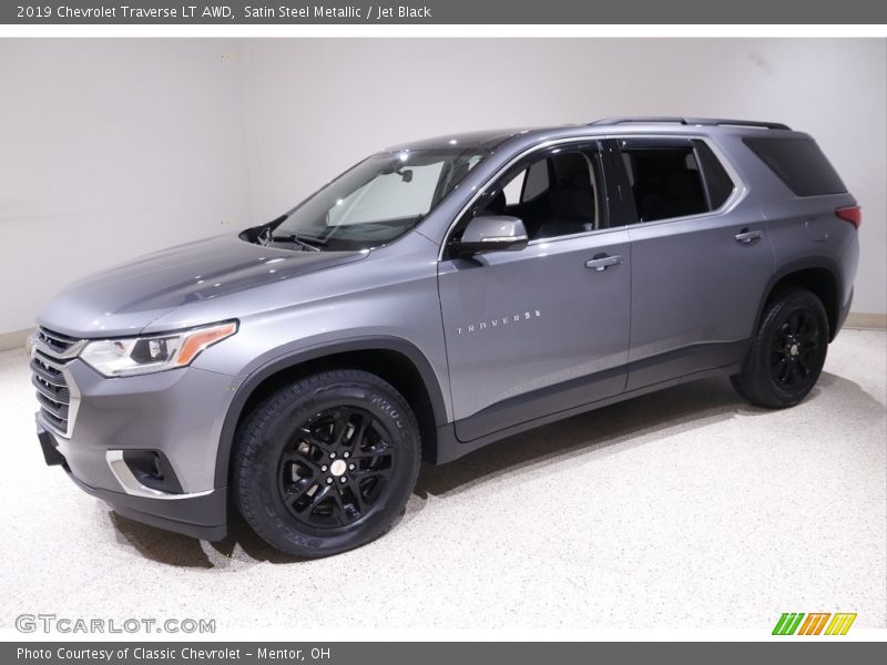 Satin Steel Metallic / Jet Black 2019 Chevrolet Traverse LT AWD