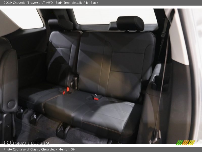 Satin Steel Metallic / Jet Black 2019 Chevrolet Traverse LT AWD