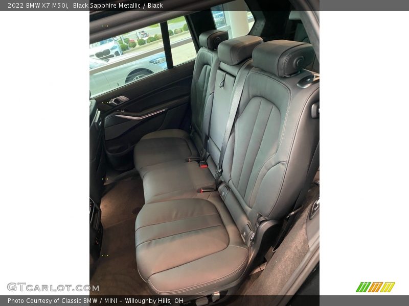 Black Sapphire Metallic / Black 2022 BMW X7 M50i