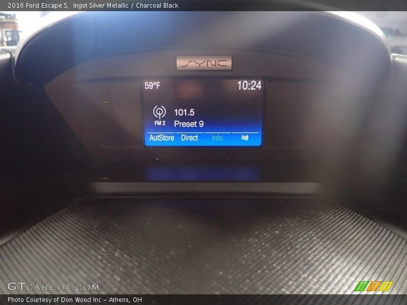 Ingot Silver Metallic / Charcoal Black 2016 Ford Escape S