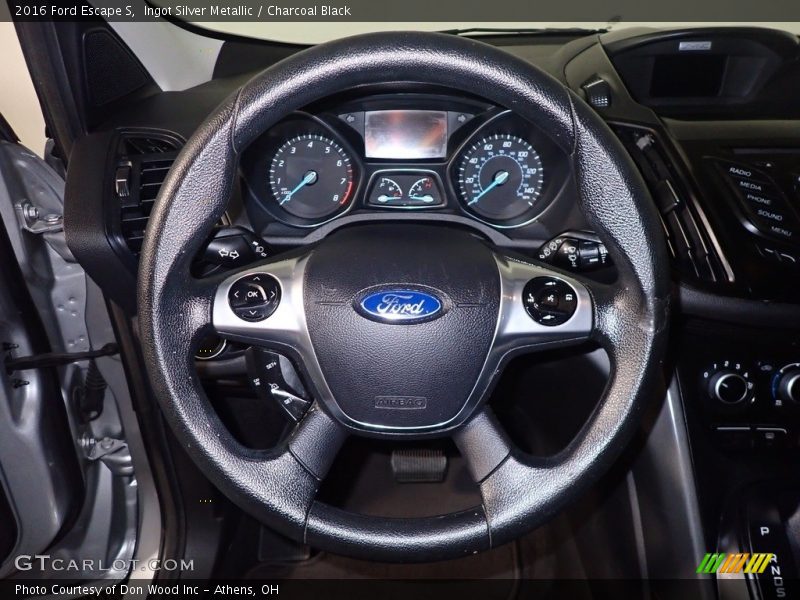 Ingot Silver Metallic / Charcoal Black 2016 Ford Escape S