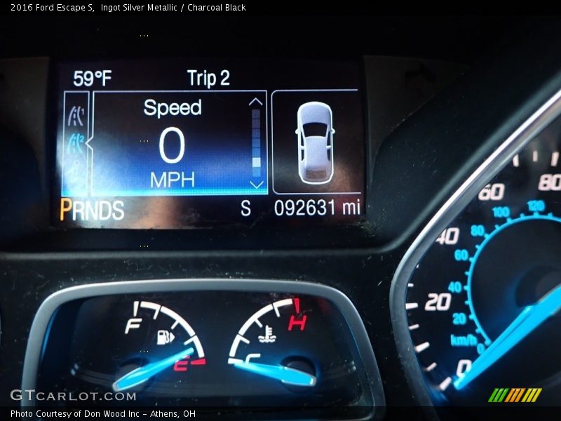 Ingot Silver Metallic / Charcoal Black 2016 Ford Escape S