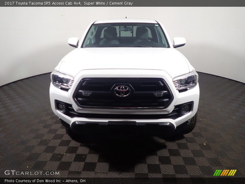 Super White / Cement Gray 2017 Toyota Tacoma SR5 Access Cab 4x4