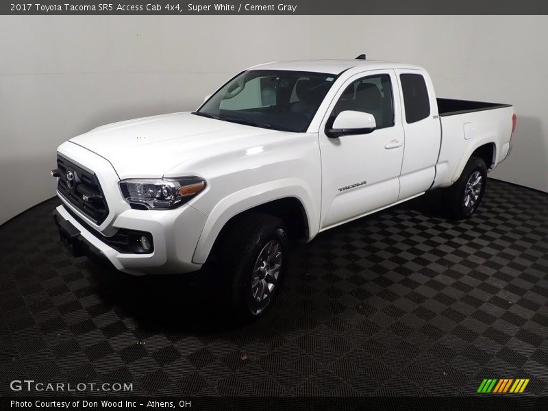 Super White / Cement Gray 2017 Toyota Tacoma SR5 Access Cab 4x4