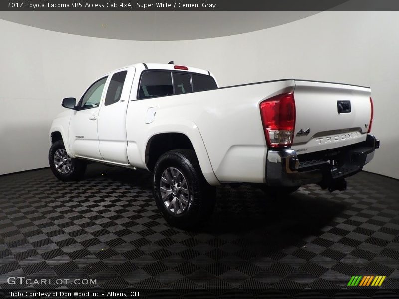 Super White / Cement Gray 2017 Toyota Tacoma SR5 Access Cab 4x4