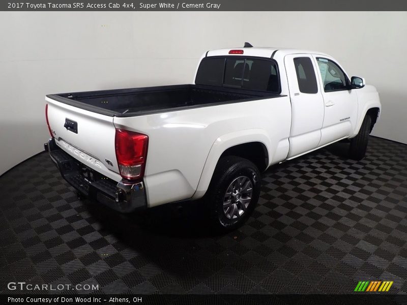 Super White / Cement Gray 2017 Toyota Tacoma SR5 Access Cab 4x4