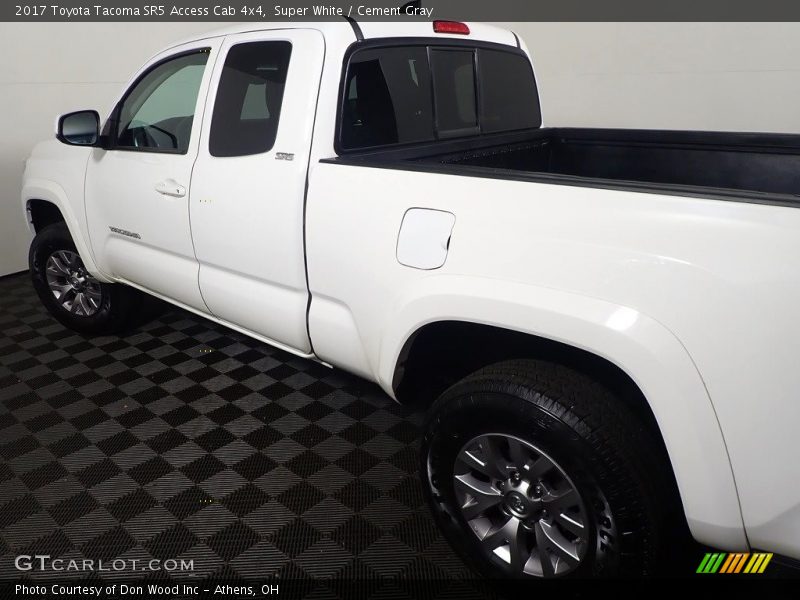 Super White / Cement Gray 2017 Toyota Tacoma SR5 Access Cab 4x4