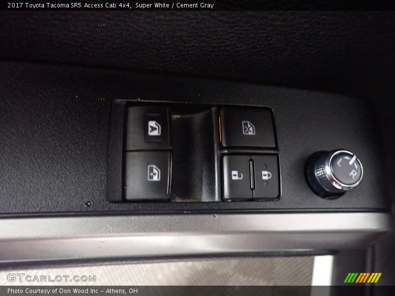 Super White / Cement Gray 2017 Toyota Tacoma SR5 Access Cab 4x4