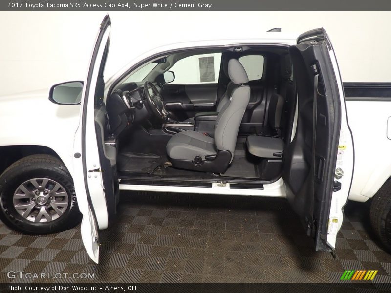 Super White / Cement Gray 2017 Toyota Tacoma SR5 Access Cab 4x4
