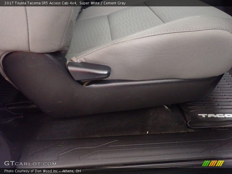 Super White / Cement Gray 2017 Toyota Tacoma SR5 Access Cab 4x4