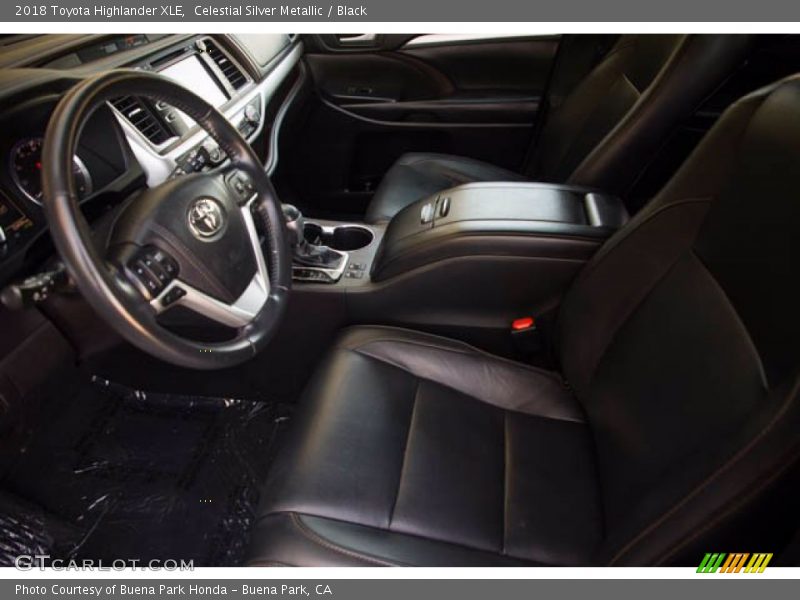 Celestial Silver Metallic / Black 2018 Toyota Highlander XLE