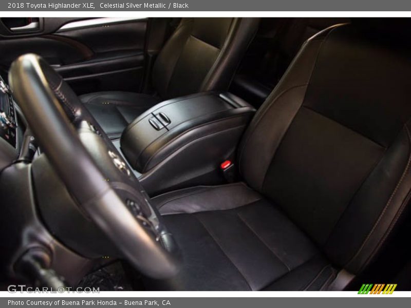 Celestial Silver Metallic / Black 2018 Toyota Highlander XLE