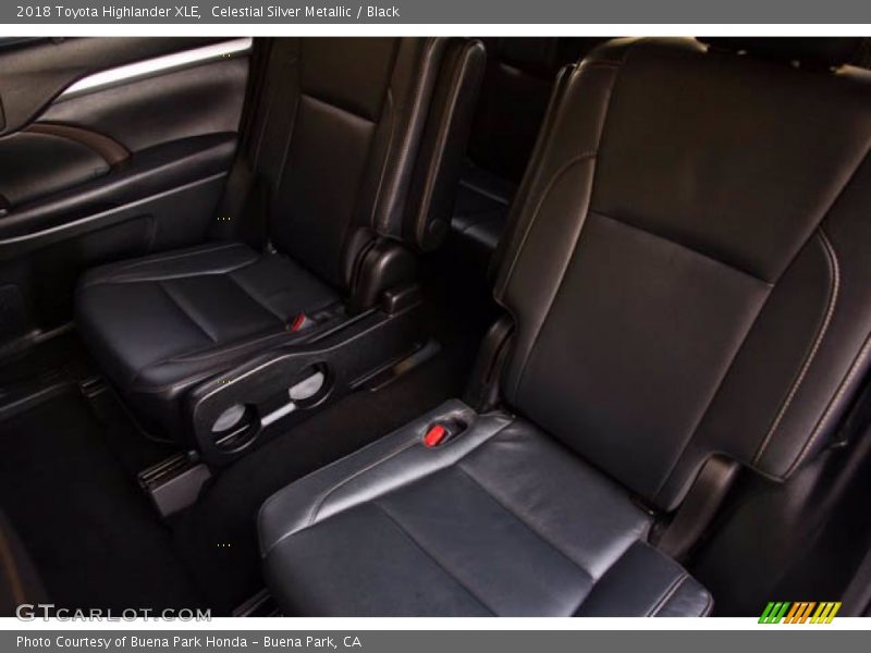 Celestial Silver Metallic / Black 2018 Toyota Highlander XLE
