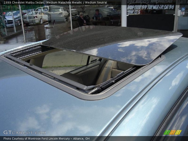 Medium Malachite Metallic / Medium Neutral 1999 Chevrolet Malibu Sedan