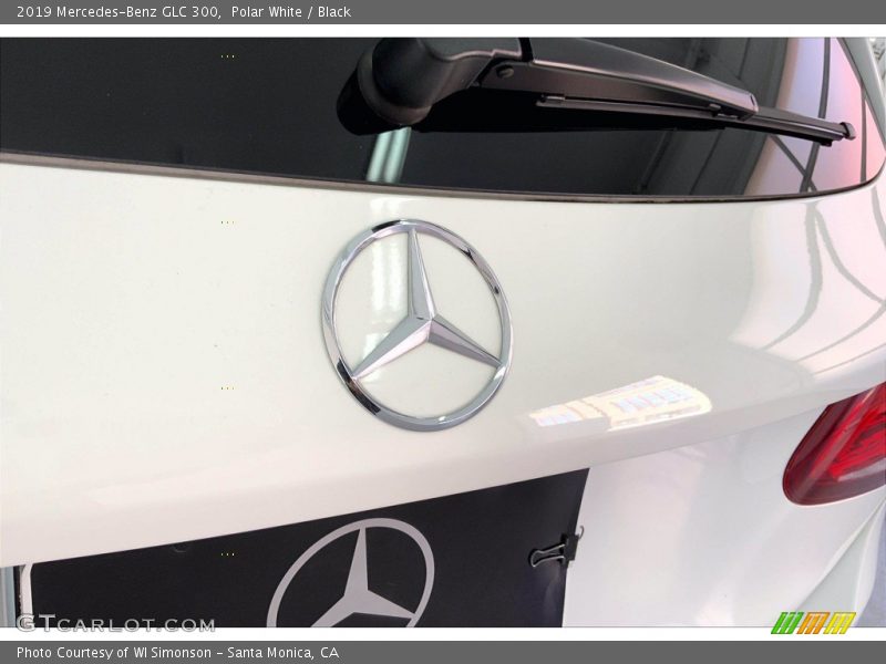 Polar White / Black 2019 Mercedes-Benz GLC 300