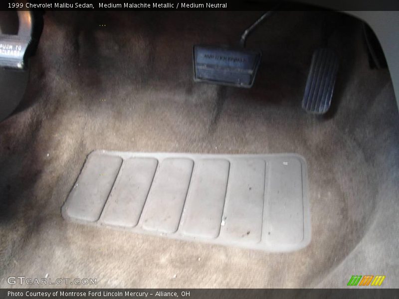 Medium Malachite Metallic / Medium Neutral 1999 Chevrolet Malibu Sedan