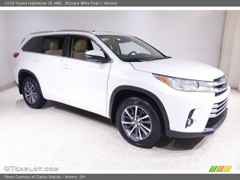 Blizzard White Pearl / Almond 2018 Toyota Highlander SE AWD