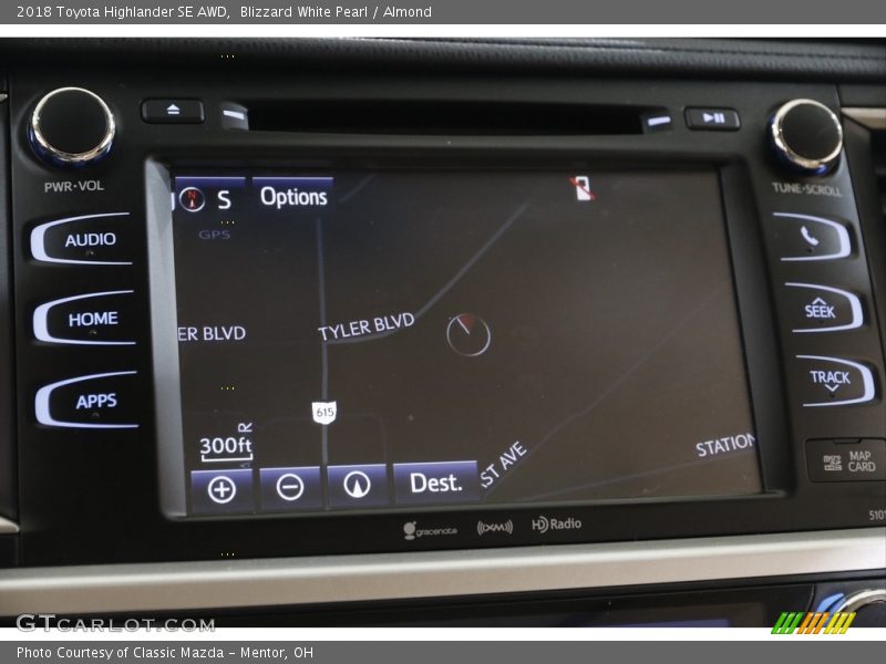 Blizzard White Pearl / Almond 2018 Toyota Highlander SE AWD