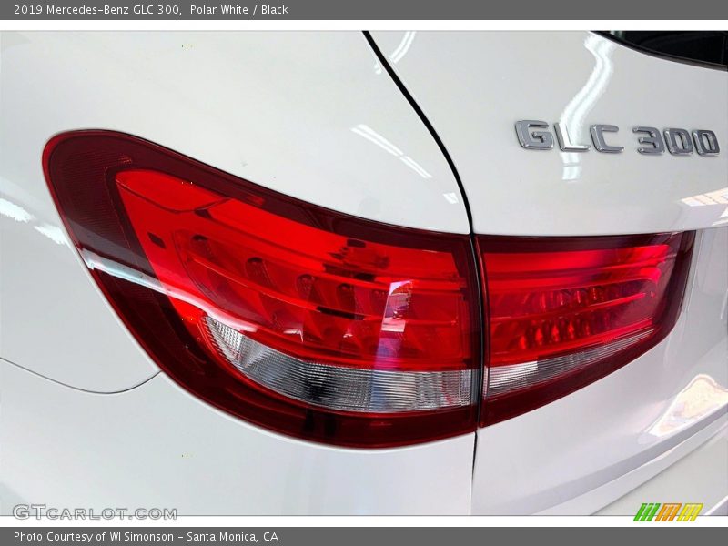 Polar White / Black 2019 Mercedes-Benz GLC 300