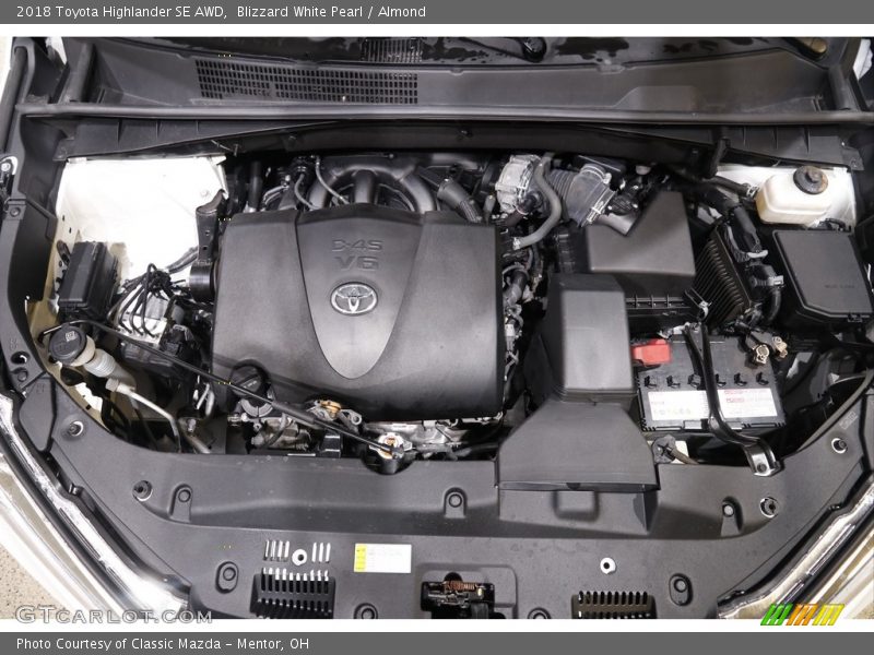 Blizzard White Pearl / Almond 2018 Toyota Highlander SE AWD