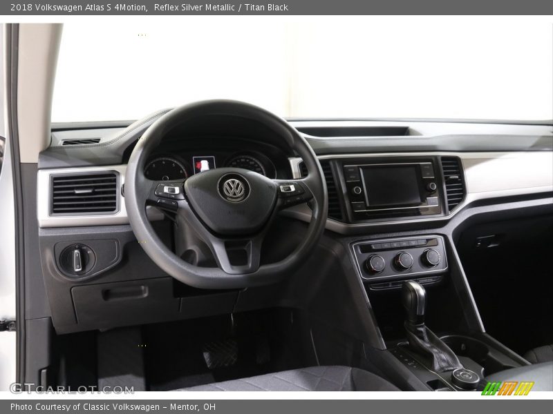 Reflex Silver Metallic / Titan Black 2018 Volkswagen Atlas S 4Motion