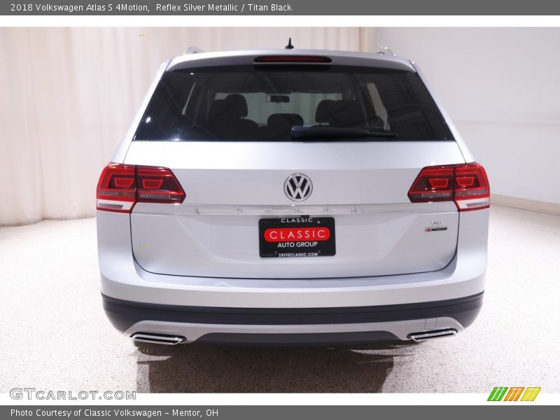 Reflex Silver Metallic / Titan Black 2018 Volkswagen Atlas S 4Motion