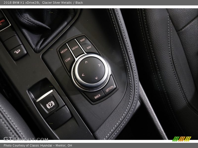 Glacier Silver Metallic / Black 2018 BMW X1 xDrive28i