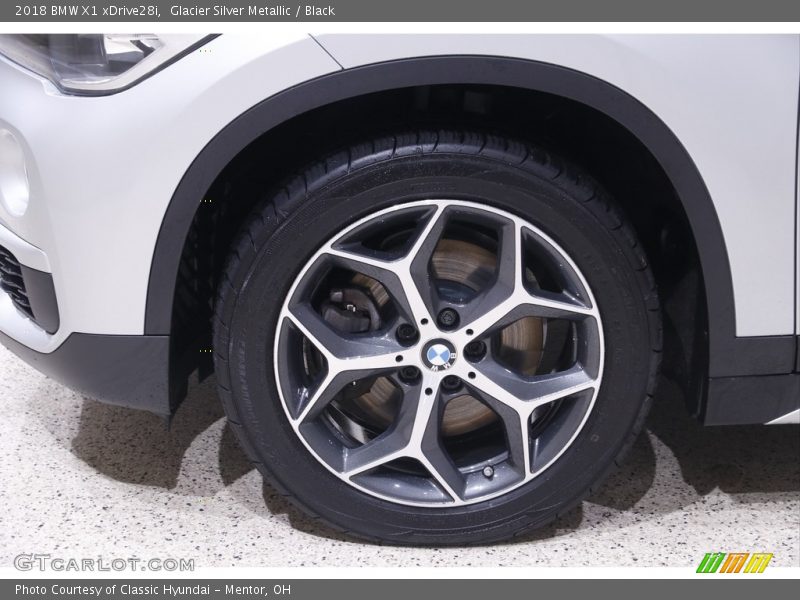 Glacier Silver Metallic / Black 2018 BMW X1 xDrive28i