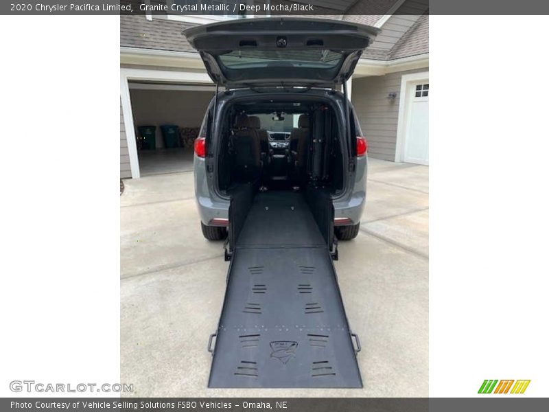 Granite Crystal Metallic / Deep Mocha/Black 2020 Chrysler Pacifica Limited