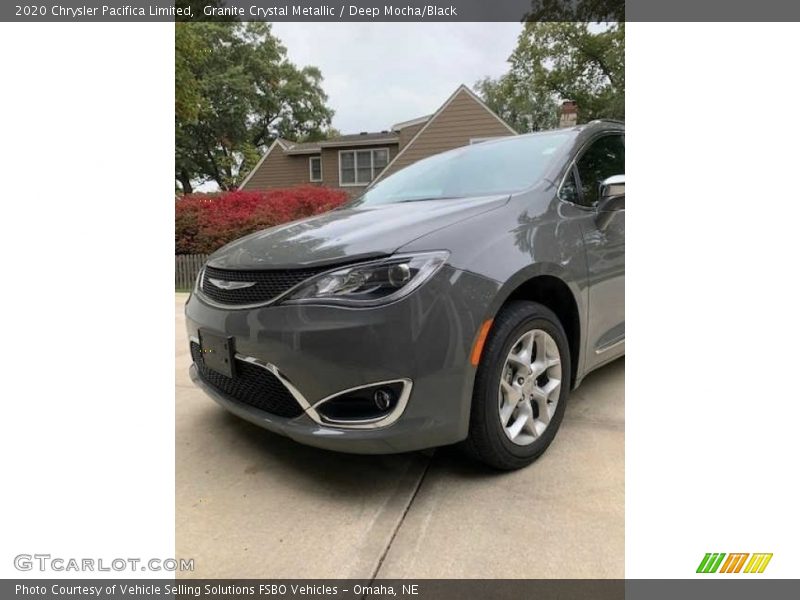 Granite Crystal Metallic / Deep Mocha/Black 2020 Chrysler Pacifica Limited