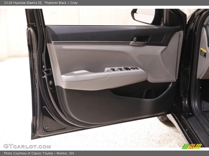 Phantom Black / Gray 2018 Hyundai Elantra SE