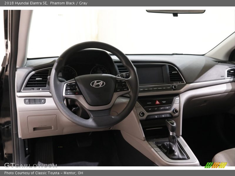 Phantom Black / Gray 2018 Hyundai Elantra SE