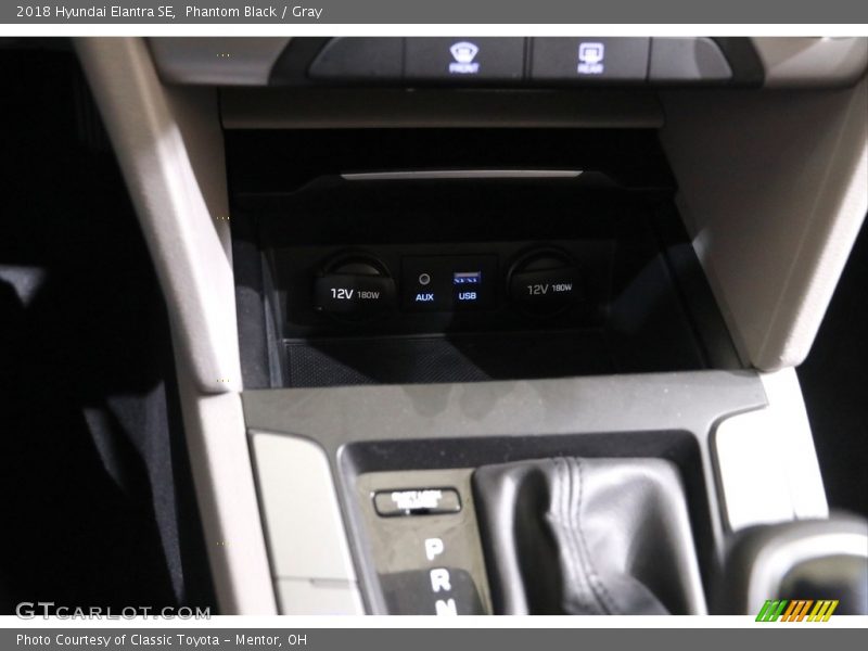 Phantom Black / Gray 2018 Hyundai Elantra SE