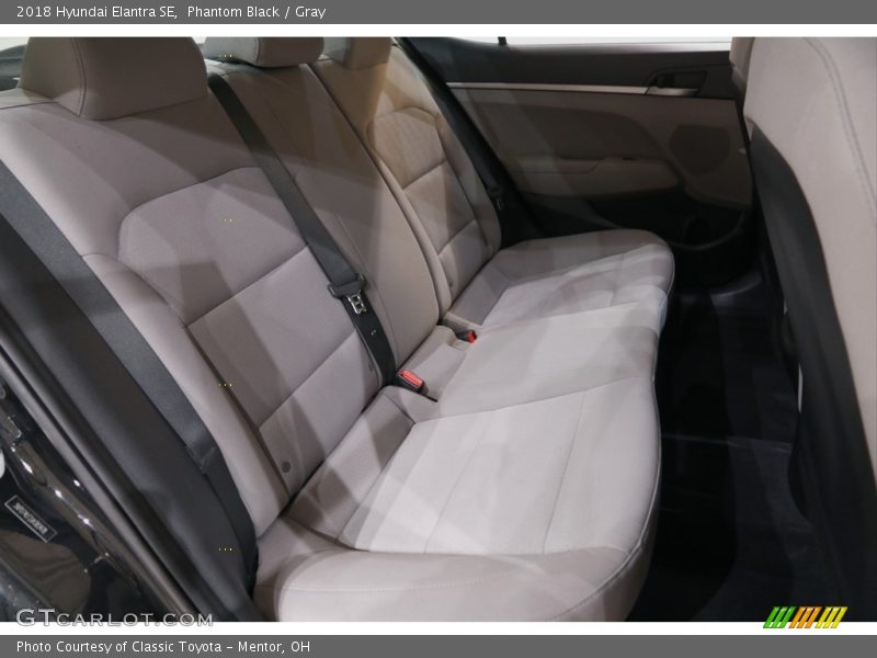 Phantom Black / Gray 2018 Hyundai Elantra SE