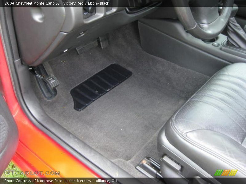 Victory Red / Ebony Black 2004 Chevrolet Monte Carlo SS
